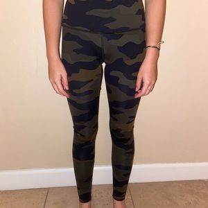 PINK Victoria's Secret camo leggings